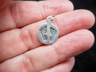 Authentic Vintage Sterling Silver " Footprints " In The Sand Or Baby Prints Charm