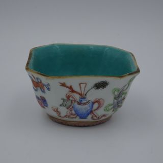 Antique Chinese Export Porcelain Famille Rose Octagonal Bowl.  Qianlong Mark.  China