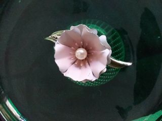 Gorgeous Vintage Signed Coro Enamel Beige Flower Brooch Pin 2