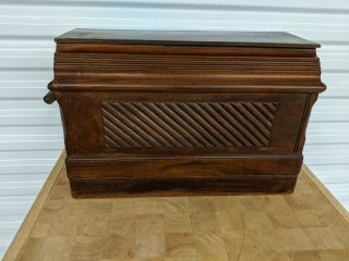 Antique SINGER Hand Crank Sewing Machine w/ Coffin Case,  Circa 1900 5
