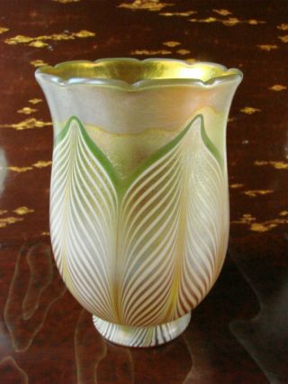 Antique Art Glass Lamp Shade Pulled Feather Design 5.  25 " Tall S6