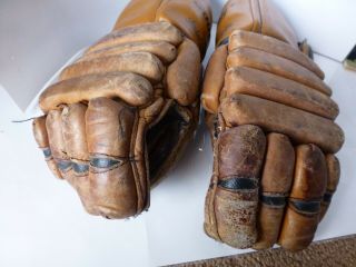 Vintage Cooper Canada 29 Ice Hockey Gloves Armadillo Thumb