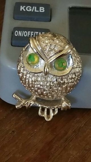 Vintage Gold Tone Sarah Coventry Owl With Green Rhinestones Eyes Brooch Pin