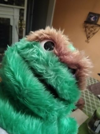 1986 Playskool Sesame Street Oscar The Grouch Puppet Trash Can Muppet Vintage