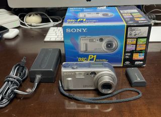 Sony Cybershot Dsc - P1 Vintage Early Digital Camera W/power