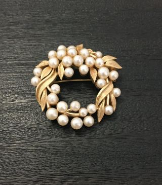 Vintage Crown Trifari Gold Tone Faux Pearl Wreath Leaf Pin Brooch
