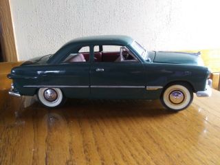 Vintage 1949 Ford Mira Solido 1:18 Die Cast Metal Model Toy Car