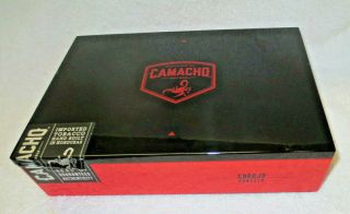 Camacho Corojo Robusto Tomato Red/black Lacquered Wood Cigar Box -