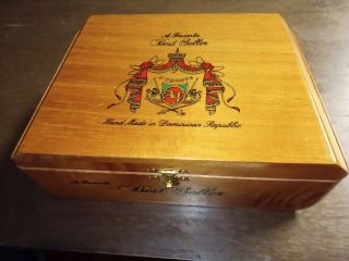 Arturo fuente cigar box - empty / glossy wood - black felt lining in bottom 3