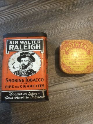 Sir Walter Raleigh Smoking Tobacco Tin And Moth - Ene Tin