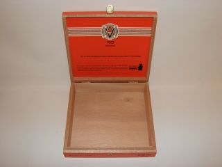AVO UVEZIAN Empty Wooden Cigar Box - - AVO XO Maestoso 20 Churchills 3