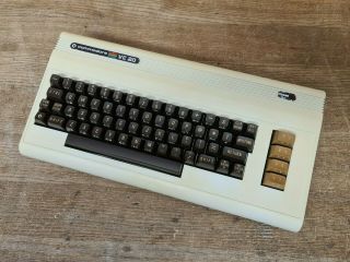 Commodore Vc 20 (vic - 20 Pal) Late Edition (budget Range)