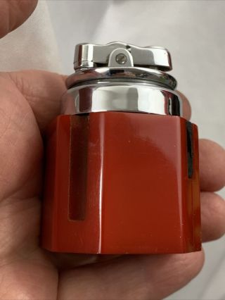 Vintage Ronson Yorker Table Lighter With A Red Catalin Base 3