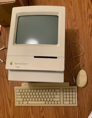 Apple Macintosh Classic Ii Model 4150