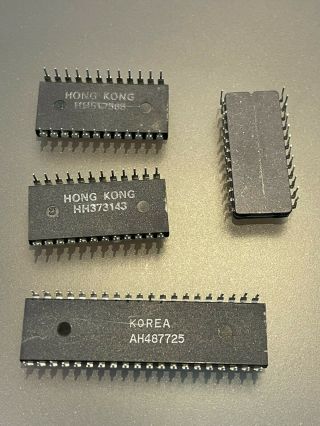 Commodore PET CBM 4032 - Chips from Motherboard incl.  MOS 6502 microprocessor 2