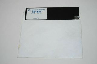 1541 Disc Drive Test Demo Commodore 64 C64 Computer Floppy Disc