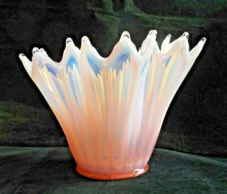 Gorgeous Vintage Fostoria Heirloom Pink Opalescent Glass Hankercheif Vase/bowl