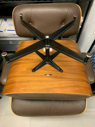 Authentic Herman Miller Eames Lounge Chair and Ottoman 2