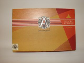 Avo Uvezian Empty Wooden Cigar Box - - Avo Syncro Nicaragua Fogata Special Toros