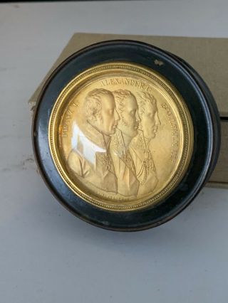 A rare and Important Circa 1810 Gilt Bronze Cameo in an ebonized small box 5