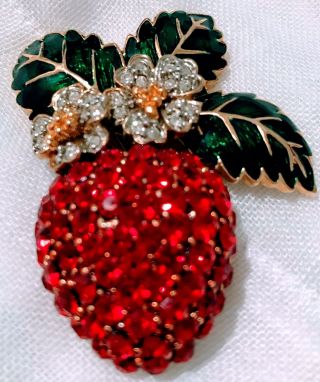 Look Vintage - Flowering Strawberry Brooch Pin Enamel Crystals Gold - Tone
