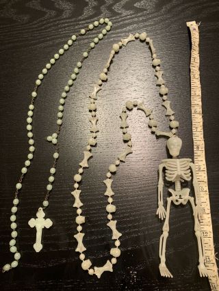 Glow In The Dark Old Vintage Halloween Skeleton Necklace Skull Crossbones Rosary