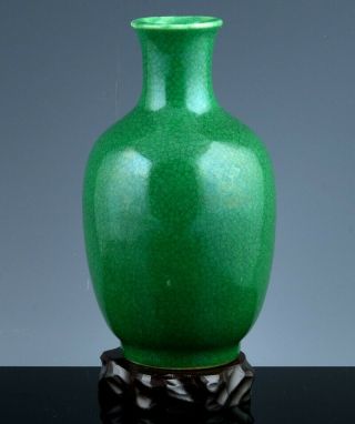 FINE ANTIQUE CHINESE APPLE GREEN CRACKLE GLAZED VASE QING DYNASTY w STAND 3
