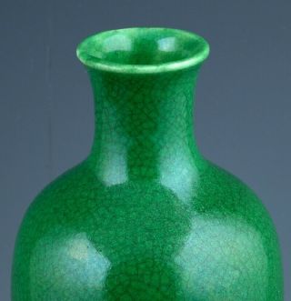 FINE ANTIQUE CHINESE APPLE GREEN CRACKLE GLAZED VASE QING DYNASTY w STAND 4