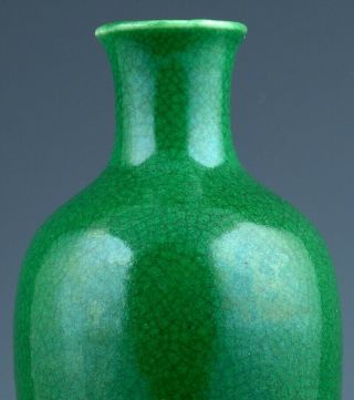 FINE ANTIQUE CHINESE APPLE GREEN CRACKLE GLAZED VASE QING DYNASTY w STAND 5