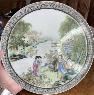 A Large Quality Early 20th Century Republic Period Chinese Famille Rose Dish