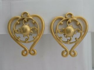 Vintage Matte Gold Tone Ornate Statement Clip Earrings 5149