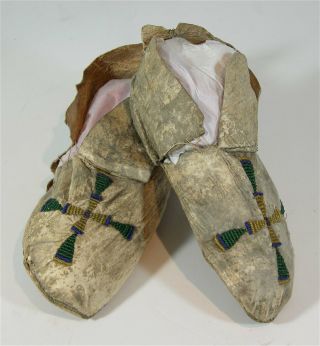 1890s Pair Native American Sioux Indian Bead Decorated Hide Moccasins Beaded