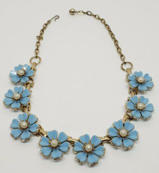 Lovely Vintage Mid Century Sky Blue Lucite Faux Pearl Flower Link Necklace