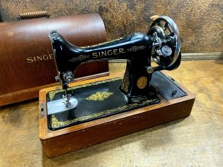 Antique Singer Hand Crank Sewing Machine Model 66 / Serial Y9146838 W Wood Case