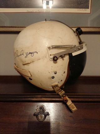 Vintage Us Air Force P - 4a Pilot White Flight Helmet - Signed By Chuck Yeager.