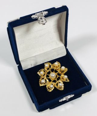 Vintage Brooch Gold Tone & Faux Pearl Flower Pretty Kitsch Costume Jewellery