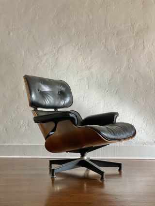 Authentic Herman Miller Eames Lounge Chair Walnut Black Leather