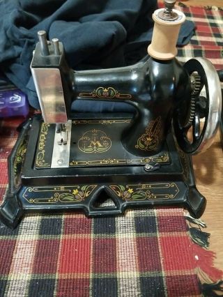 Mullers Cast Iron Childs Sewing Machine