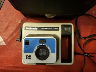 Vintage Kodak THE HANDLE Instant Camera With Carrying Case 2