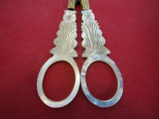 ANTIQUE,  EARLY 19th C,  FRENCH,  PALAIS ROYAL MOTHER OF PEARL embroidery scissors, 2