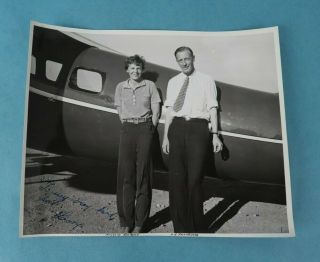 Vintage 1930s Amelia Earhart Black & White Photograph Signed By Larry Therkelsen