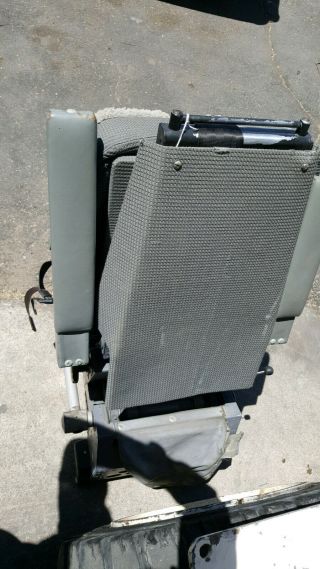 American Airlines McDonnell Douglas MD - 80 Airliner Pilot ' s Aircraft Pilot Seat 5
