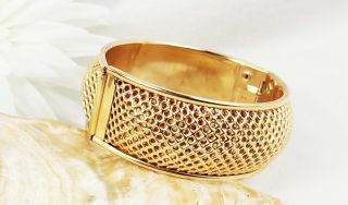 Vintage Sarah Coventry Hinged Bracelet Gold Tone Raised Mesh Bangle