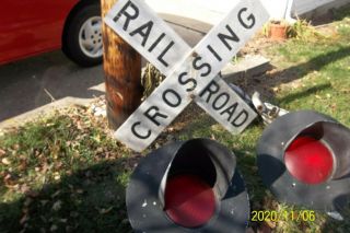 Railroad Safetran Train Crossing Signal Light Pair Plus Crossbuck & Junction Box