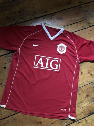 Vintage Manchester United Football Shirt.  Nike.  Medium.  Aig.  Rooney