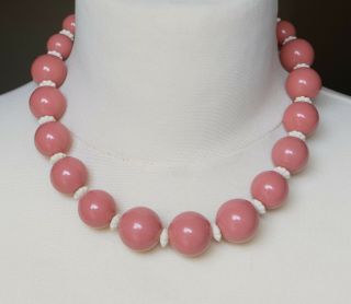 Pretty Vintage Coral Pink Lucite Bead Graduated Necklace
