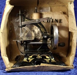 Antique C1900 German Cast Iron Toy Miniature Sewing Machine Lovely Order Small