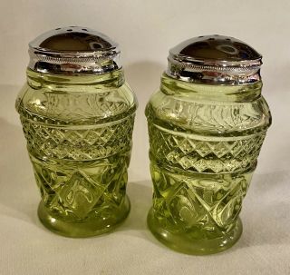 Vintage Imperial Glass Co Cape Cod Green Barrel Salt & Pepper Shakers 2