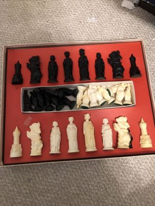 Vintage E S Lowe Renaissance Chess Set 32 Piece Felted Weighted Black White 1974
