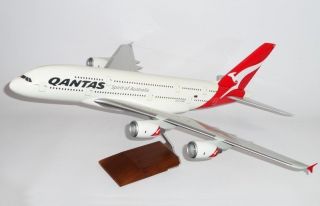 Pacmin Qantas Airways Airbus A380 - 800 Desk Top Display 1/100 Jet Model Airplane
